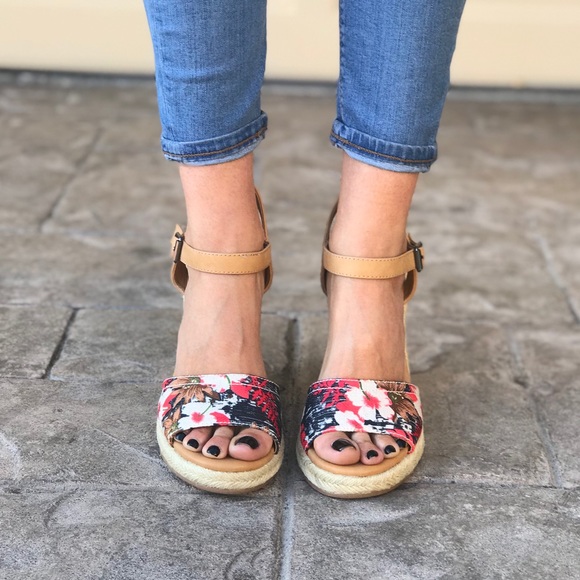 NIB Floral Print Espadrille Platform Wedge Sandal - Picture 4 of 7